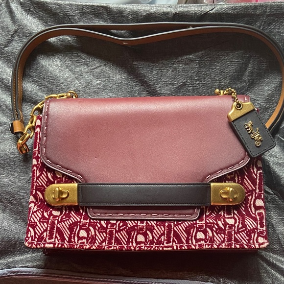 Coach Handbags - Coach 1941 Collection Swagger Chain Print Crossbody EUC